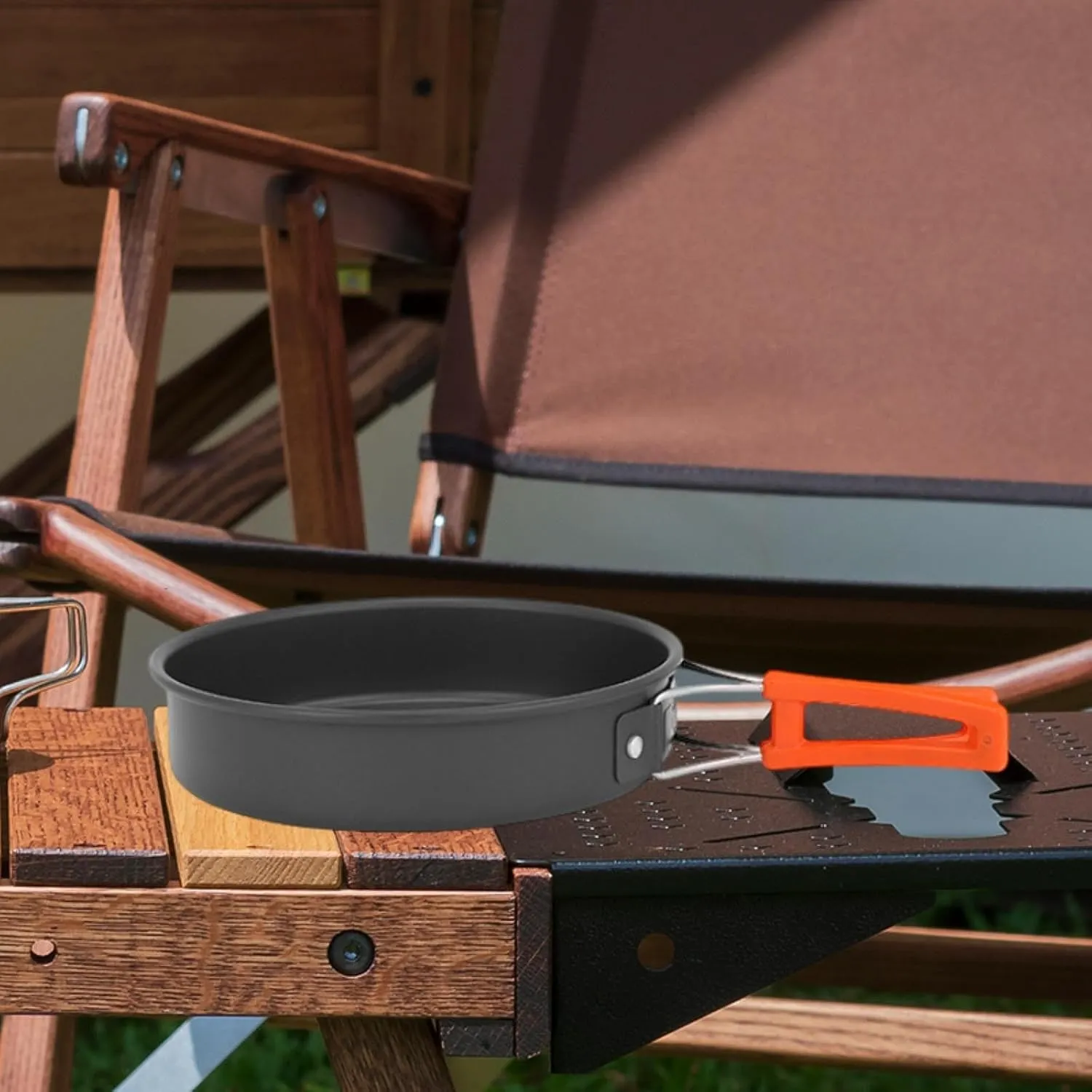 Camping Frying Pan Round Cooking Pot Versatile Folding Handle Non-Stick Frying Pan Camping Skillet for Picnic Backpacking, M
