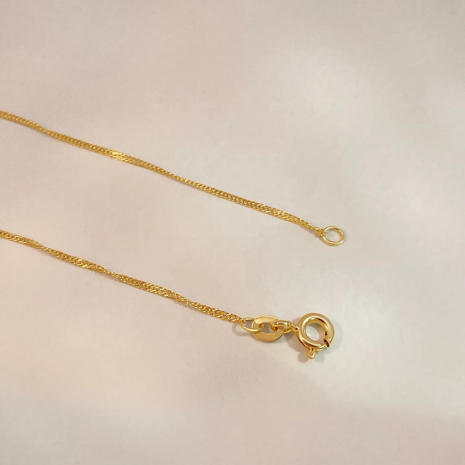 Delicate Twist Necklace