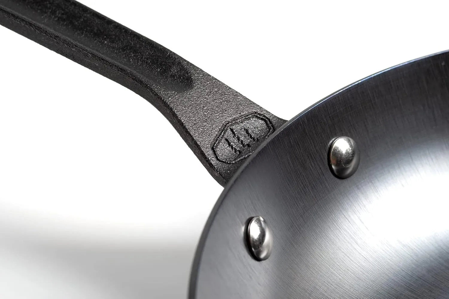GSI Outdoors Guidecast 12” Frying Pan | Lightweight Cast Iron Frying Pan for Camping, Cabin and Home Kitchen