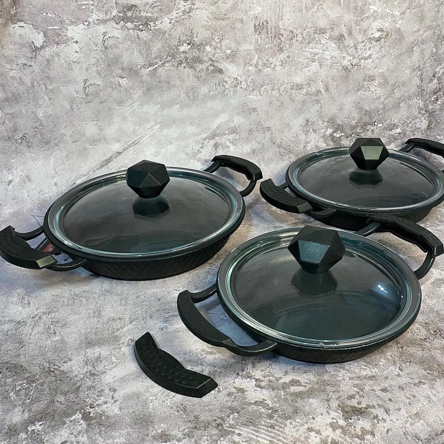 Motto Cast Iron Egg Pan Set, 6 Pcs, Black