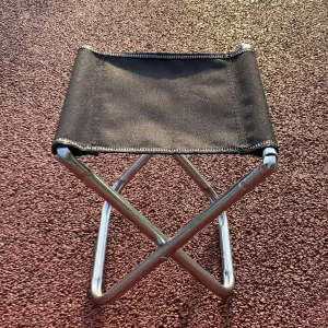 Portable Folding Fishing stools, 11-inch Camping Stool for Adults Fishing, Hiking, Gardening and Beach, Easy to Carry, can Hold up to 200 pounds