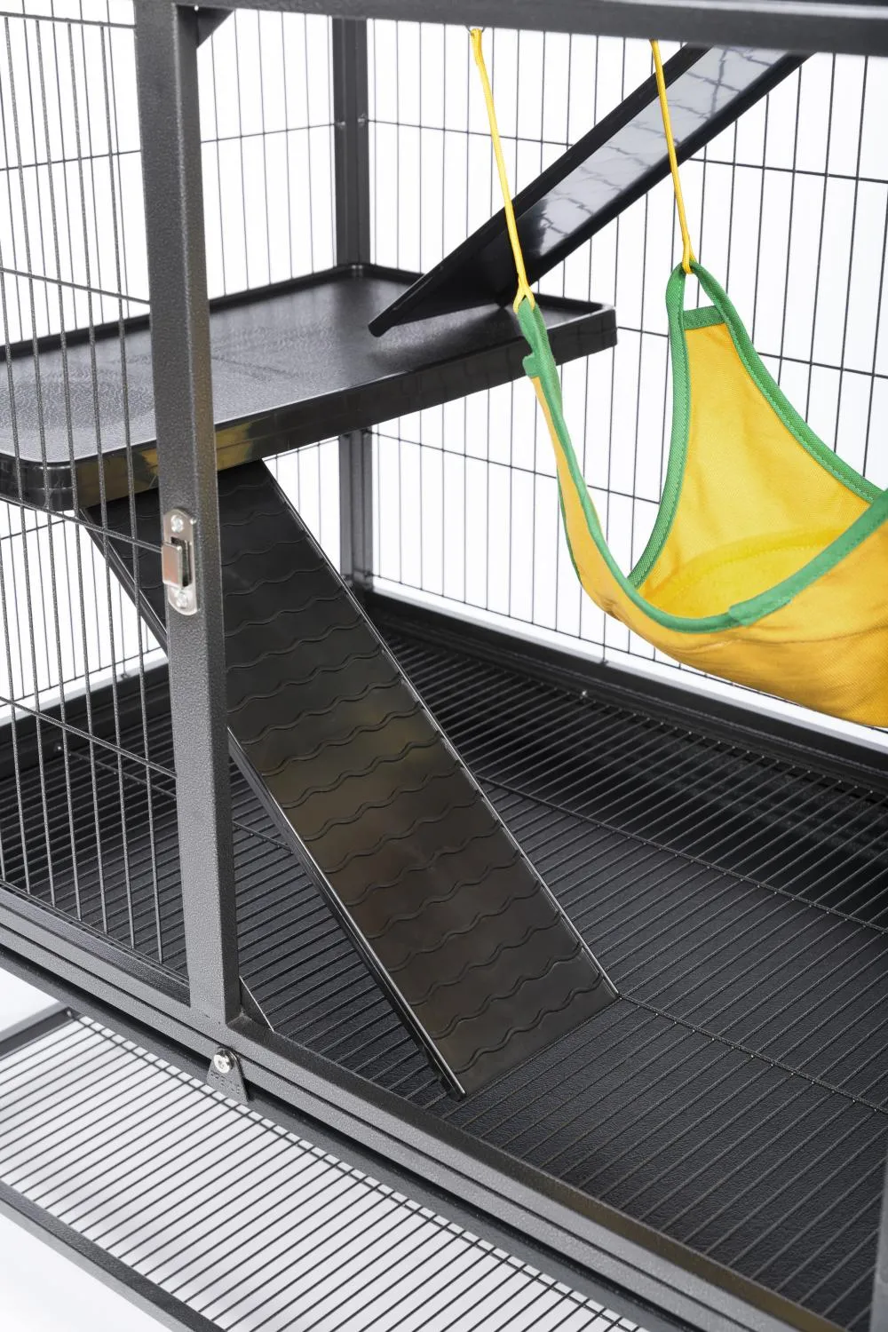 Prevue Feisty Ferret Home Floor Cage 31x20x55"