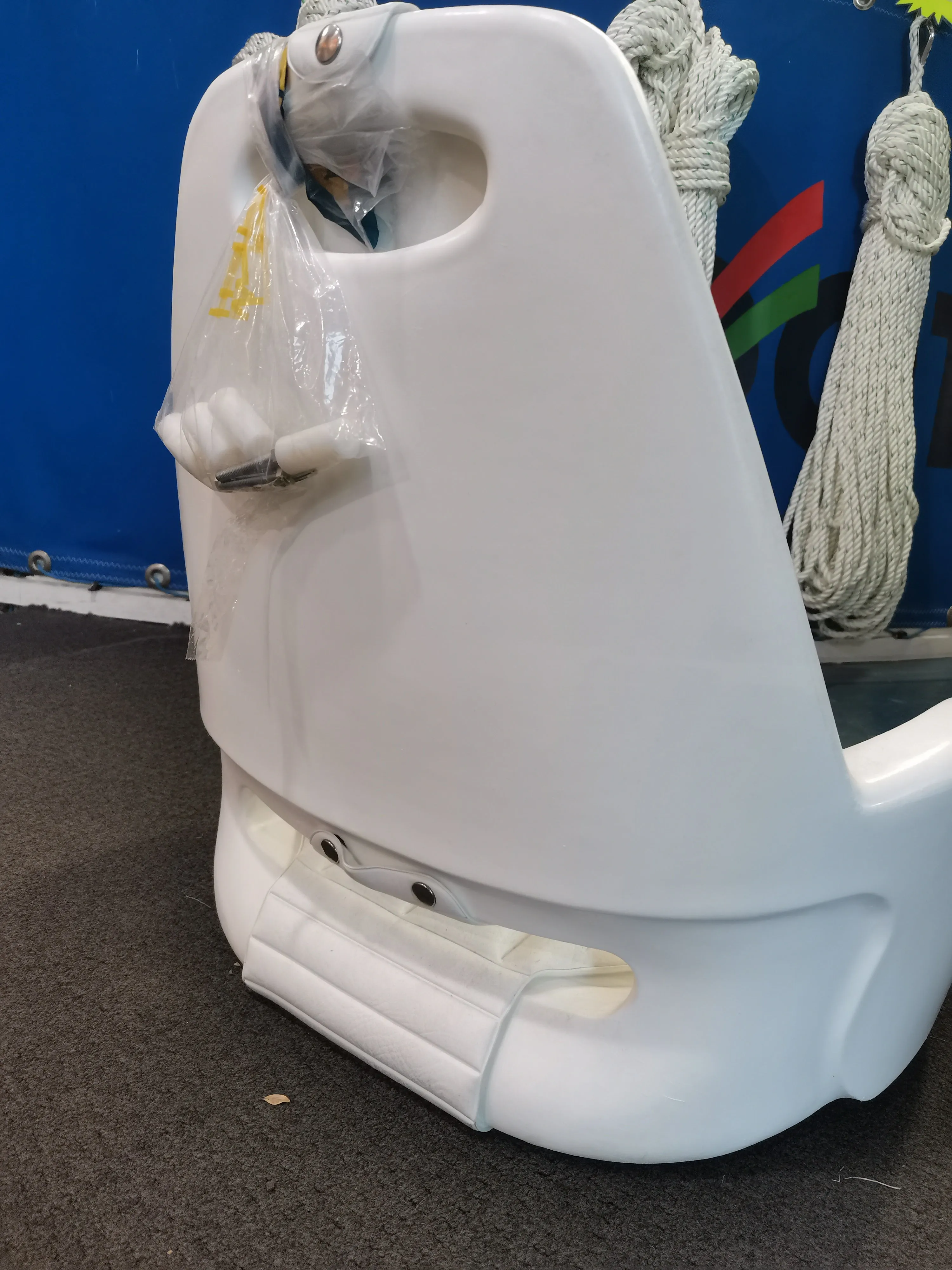 Seat White Plastic Captains