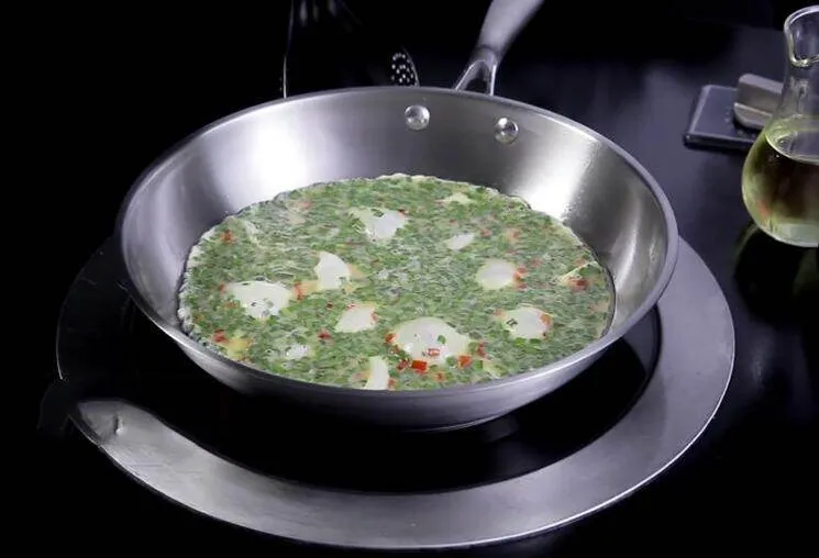 Steel frying pan