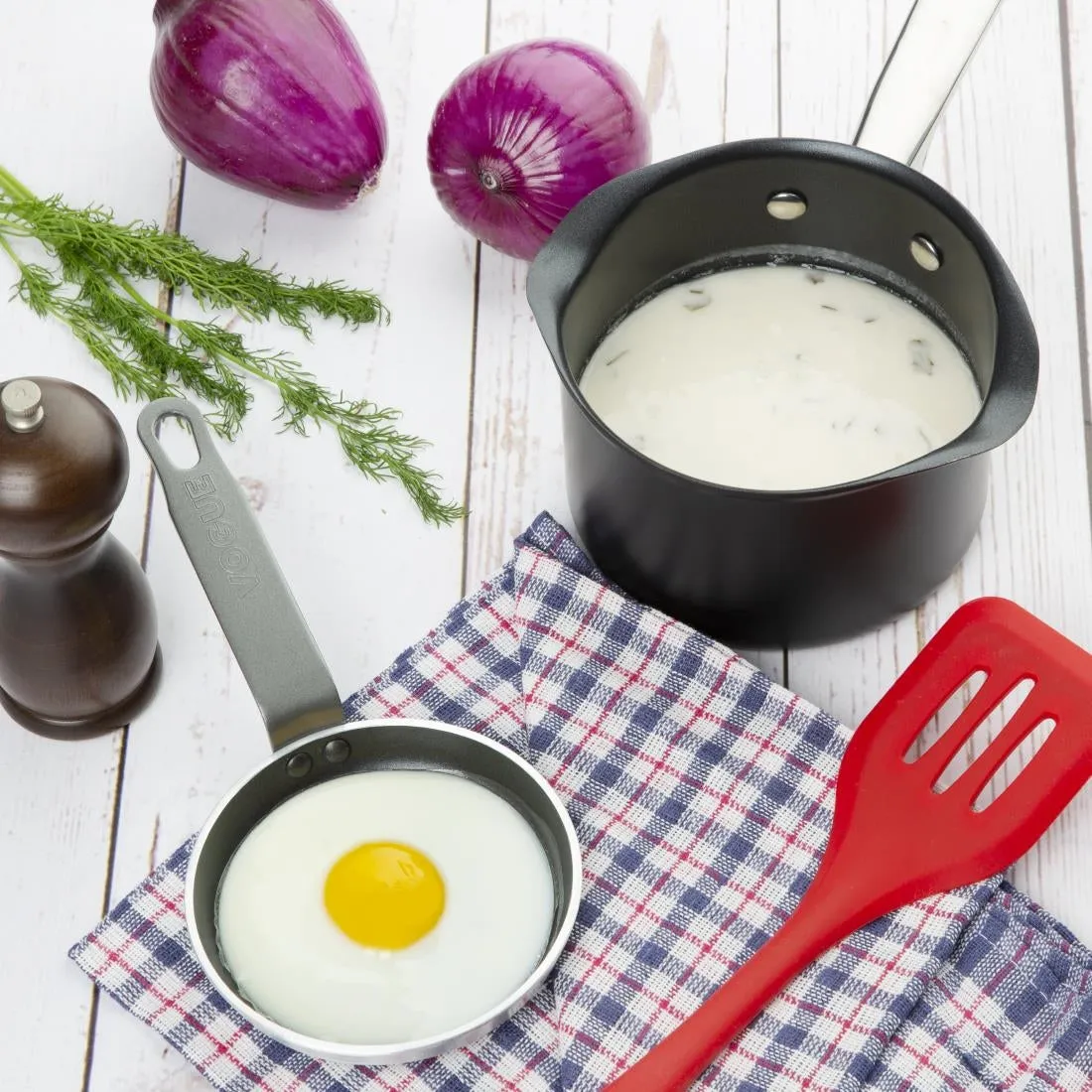 Vogue Aluminium Non-Stick Teflon Blinis Pan 12cm